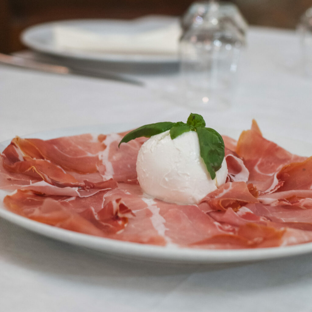 Mozzarella e crudo